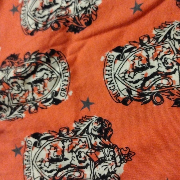 Harry Potter Gryffindor Cotton Shorts - Picture 2 of 4